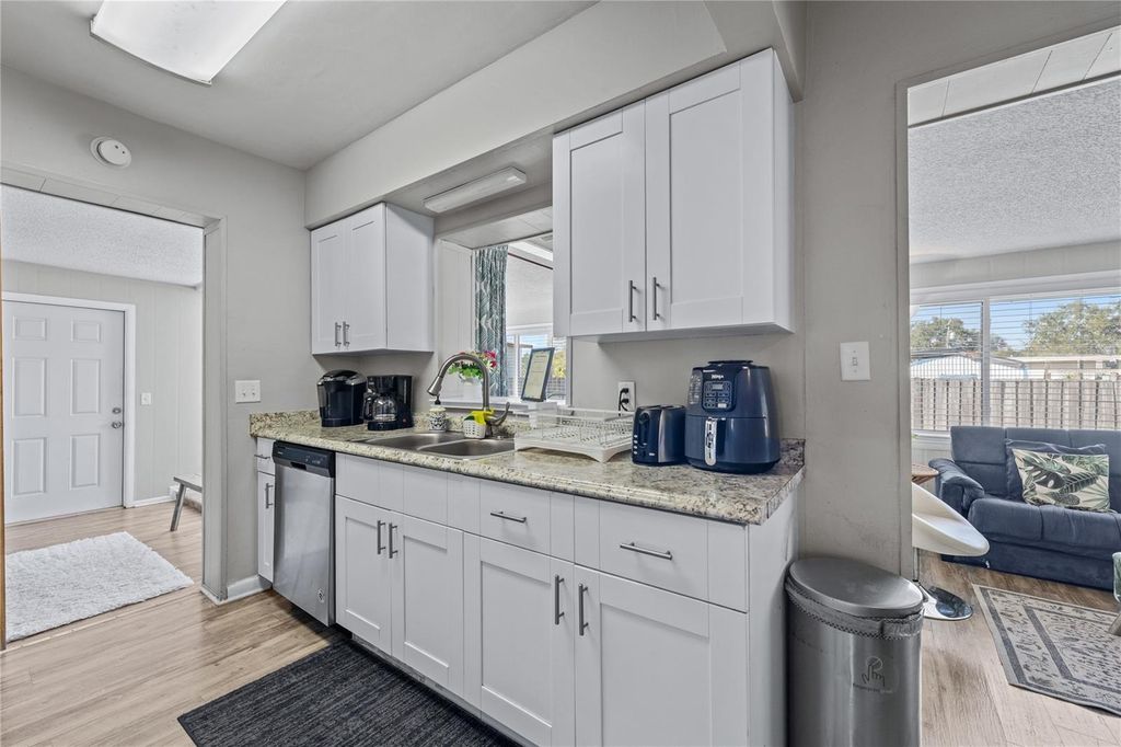 Image 11 of property listing at 5320 BRERETON AVENUE, Orlando, FL 32839