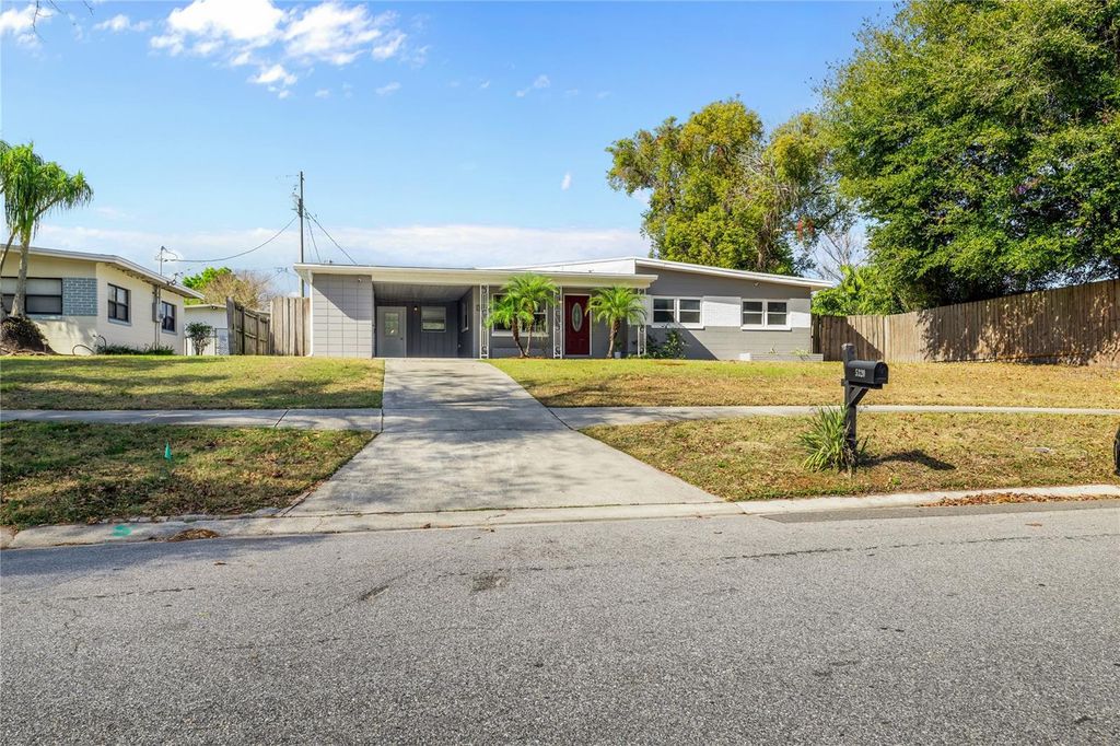 Image 32 of property listing at 5320 BRERETON AVENUE, Orlando, FL 32839