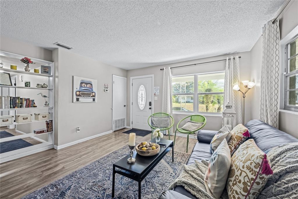 Image 6 of property listing at 5320 BRERETON AVENUE, Orlando, FL 32839