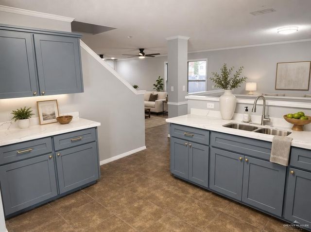 2402 Llano Grande Lane, Edinburg, TX 78542