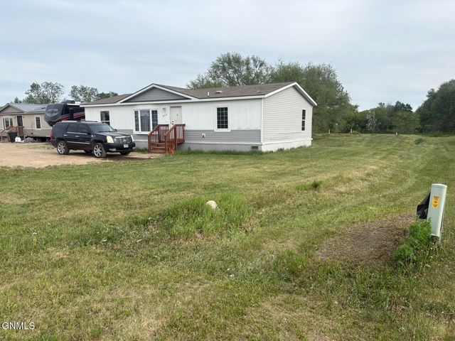 804 35th Street E, Williston, ND 58801 property photo