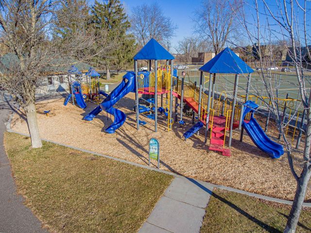 916 Parkside Boulevard, Hopkins, MN 55343