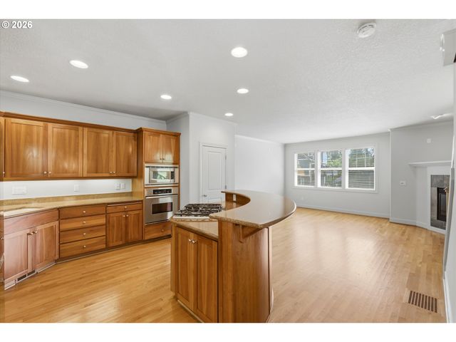 2212 LUCERNE Pl, West Linn, OR 97068