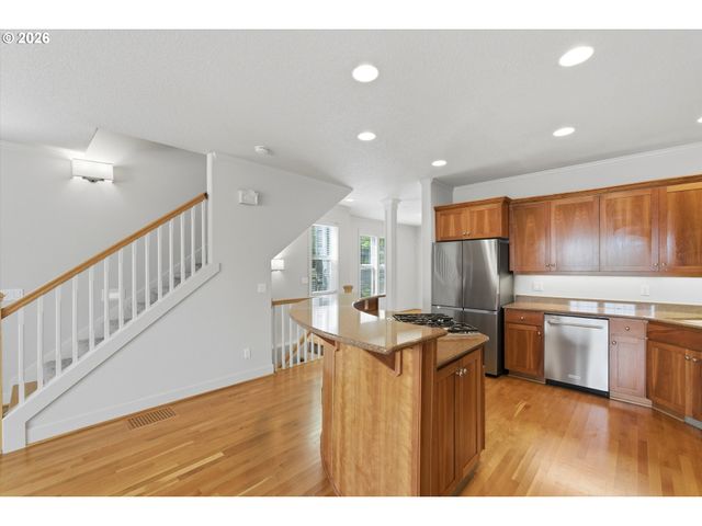 2212 LUCERNE Pl, West Linn, OR 97068
