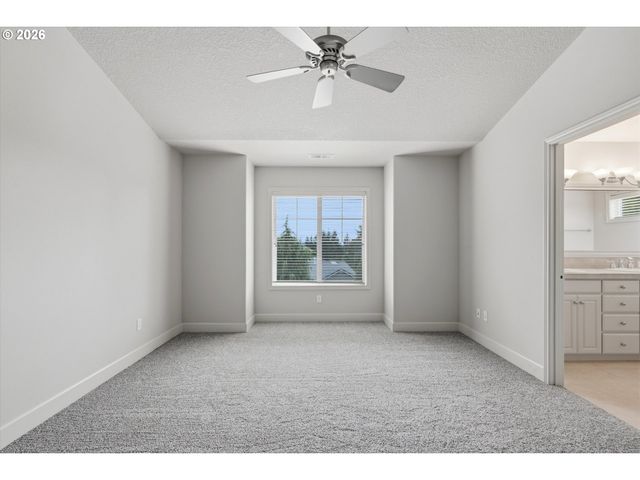 2212 LUCERNE Pl, West Linn, OR 97068