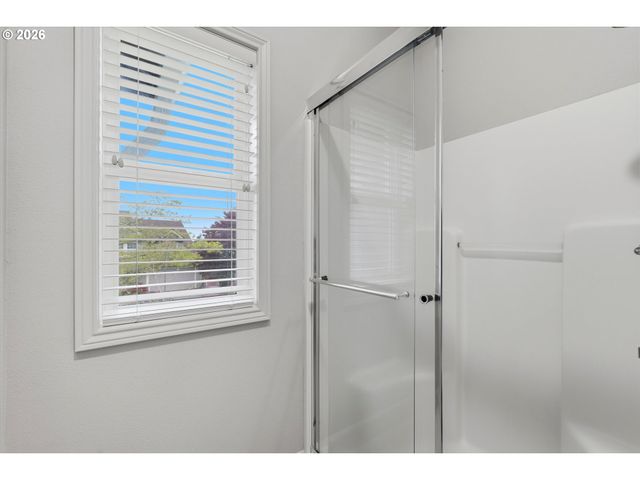 2212 LUCERNE Pl, West Linn, OR 97068