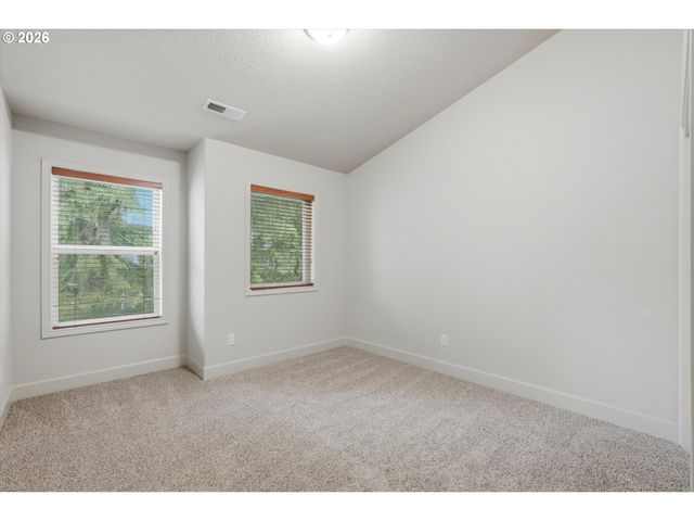2212 LUCERNE Pl, West Linn, OR 97068