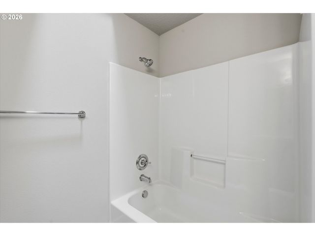 2212 LUCERNE Pl, West Linn, OR 97068