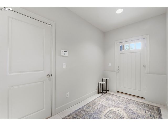 2212 LUCERNE Pl, West Linn, OR 97068