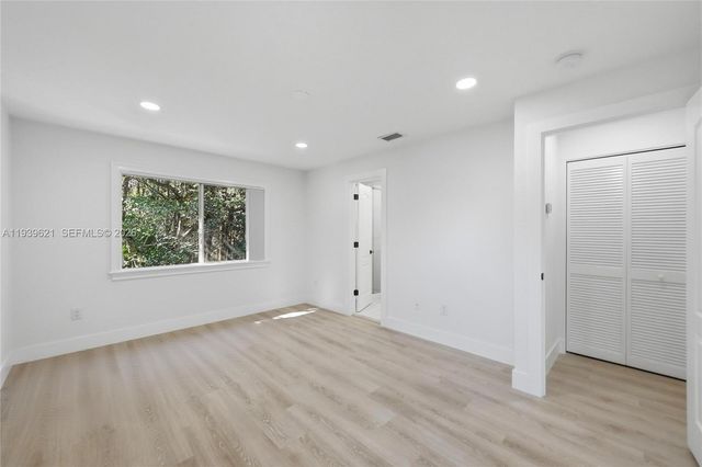 5703 NW 48th Ave, Coconut Creek, FL 33073