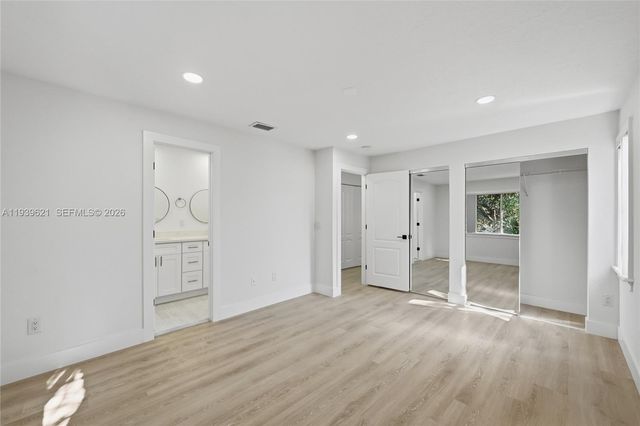 5703 NW 48th Ave, Coconut Creek, FL 33073