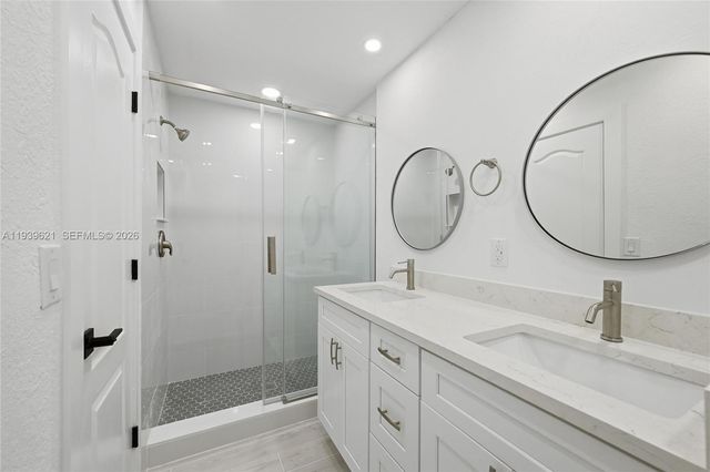 5703 NW 48th Ave, Coconut Creek, FL 33073