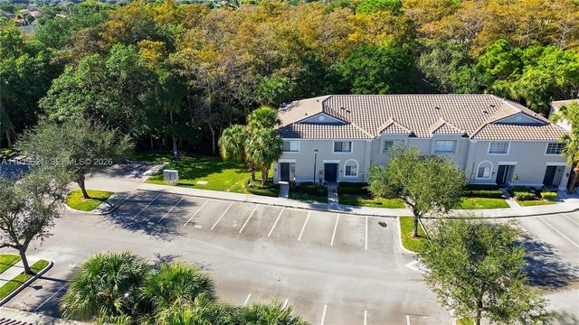 5703 NW 48th Ave, Coconut Creek, FL 33073