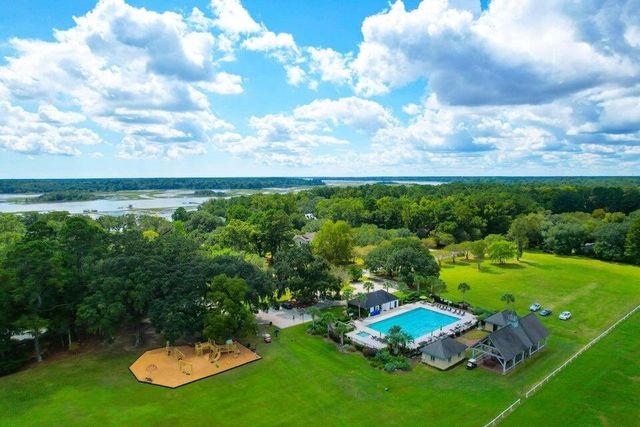 5393 Birdie Lane, Hollywood, SC 29449