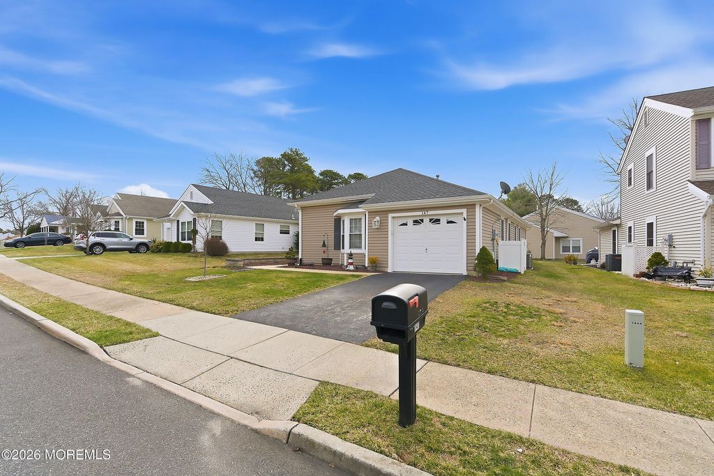 147 Pine Oak Boulevard, Barnegat, NJ 08005