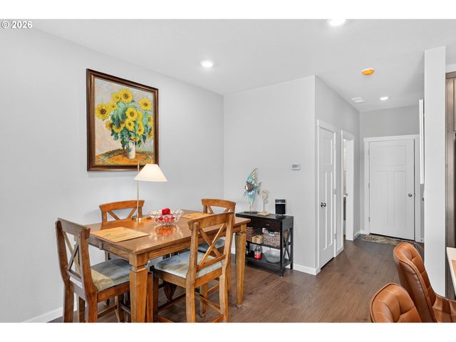 8085 Se CRESCENT Dr, Hillsboro, OR 97123