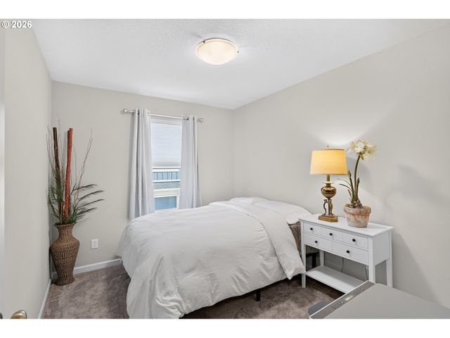8085 Se CRESCENT Dr, Hillsboro, OR 97123
