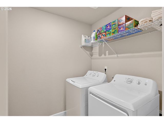 8085 Se CRESCENT Dr, Hillsboro, OR 97123