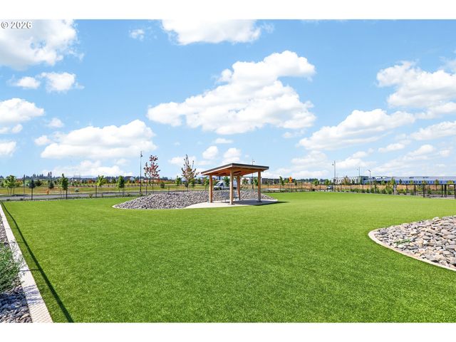 8085 Se CRESCENT Dr, Hillsboro, OR 97123