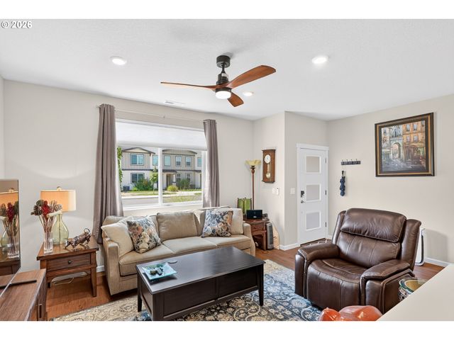 8085 Se CRESCENT Dr, Hillsboro, OR 97123