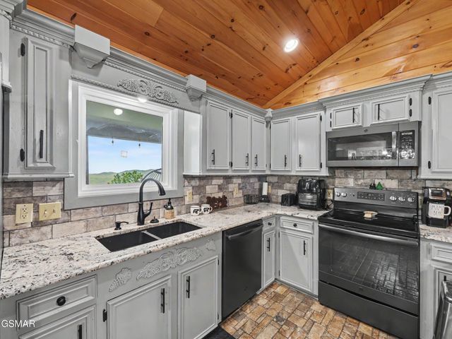 714 Shell Mountain Road, Sevierville, TN 37876