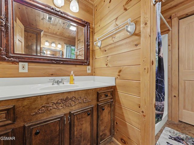 714 Shell Mountain Road, Sevierville, TN 37876