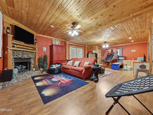 714 Shell Mountain Road, Sevierville, TN 37876