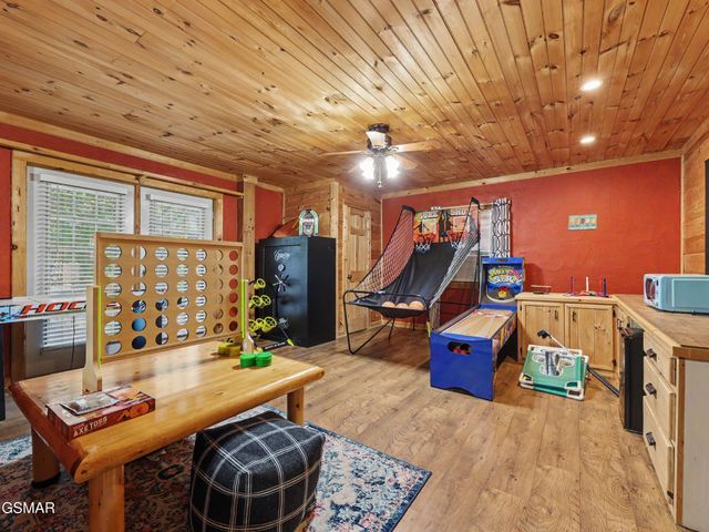714 Shell Mountain Road, Sevierville, TN 37876
