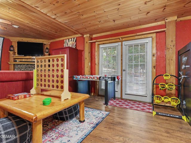 714 Shell Mountain Road, Sevierville, TN 37876