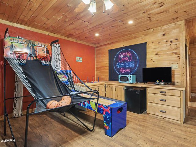 714 Shell Mountain Road, Sevierville, TN 37876