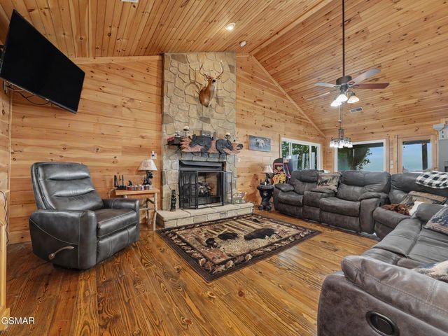 714 Shell Mountain Road, Sevierville, TN 37876