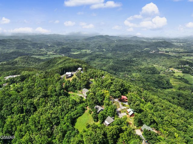 714 Shell Mountain Road, Sevierville, TN 37876