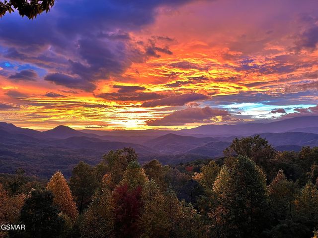 714 Shell Mountain Road, Sevierville, TN 37876