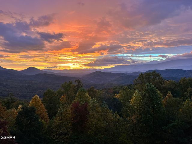 714 Shell Mountain Road, Sevierville, TN 37876