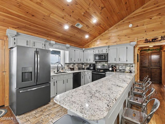714 Shell Mountain Road, Sevierville, TN 37876