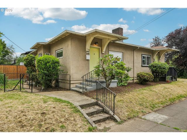 1040 N AINSWORTH St, Portland, OR 97217