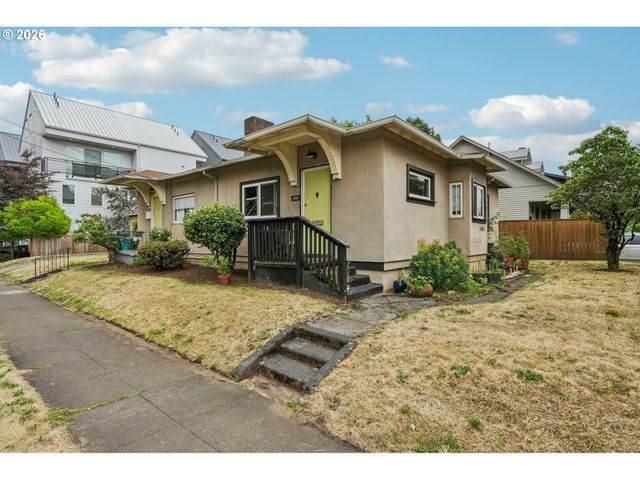 1040 N AINSWORTH St, Portland, OR 97217