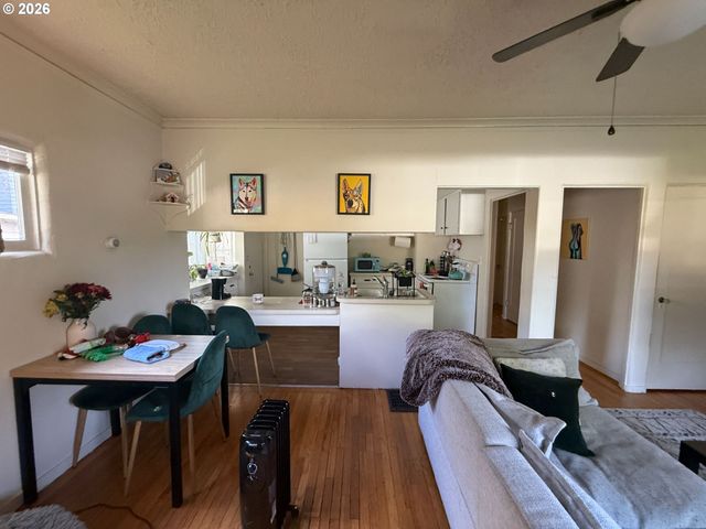 1040 N AINSWORTH St, Portland, OR 97217