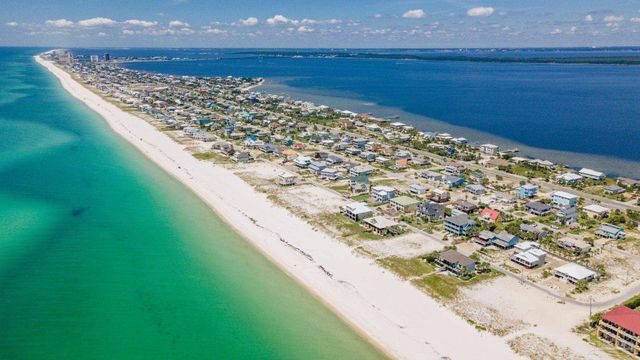 1409 Maldonado Dr, Pensacola Beach, FL 32561