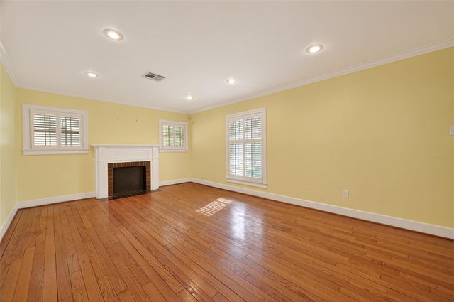 1601 Elmen Street, Houston, TX 77019