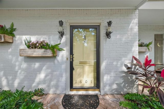 1601 Elmen Street, Houston, TX 77019