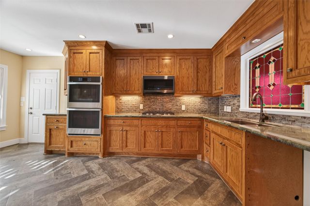 1601 Elmen Street, Houston, TX 77019