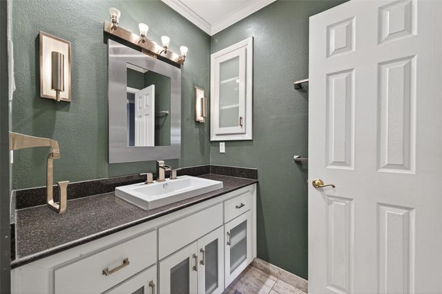 1601 Elmen Street, Houston, TX 77019