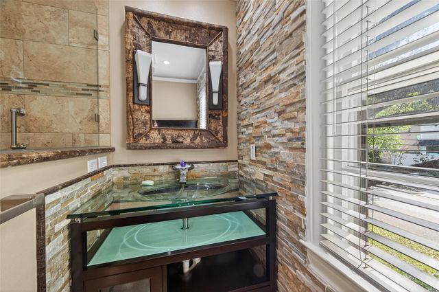 1601 Elmen Street, Houston, TX 77019