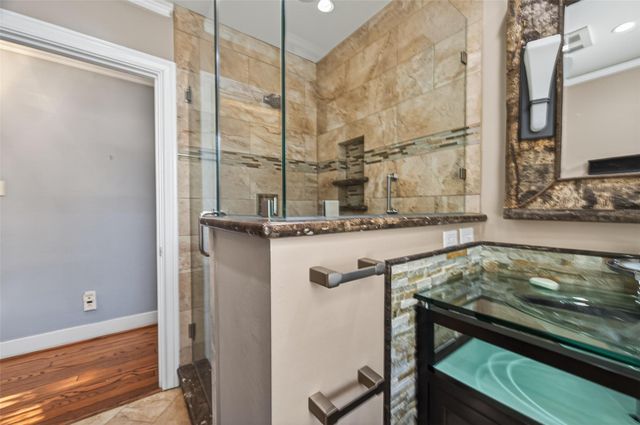 1601 Elmen Street, Houston, TX 77019