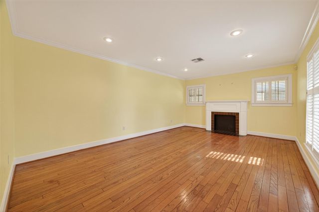1601 Elmen Street, Houston, TX 77019