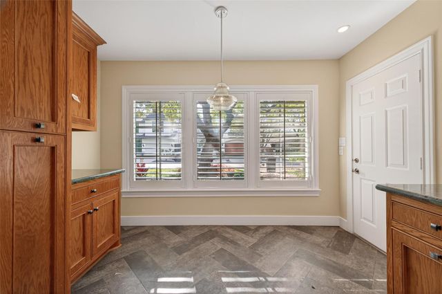 1601 Elmen Street, Houston, TX 77019