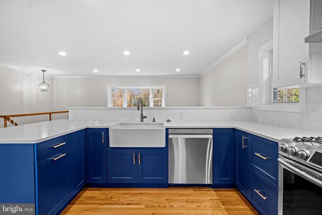 4301 BRAEBURN DR, Fairfax, VA 22032