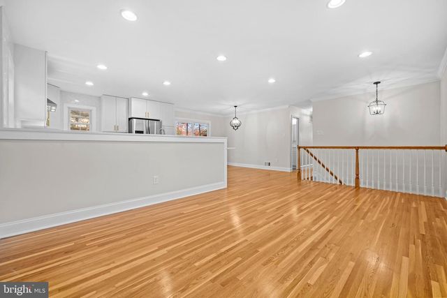 4301 BRAEBURN DR, Fairfax, VA 22032