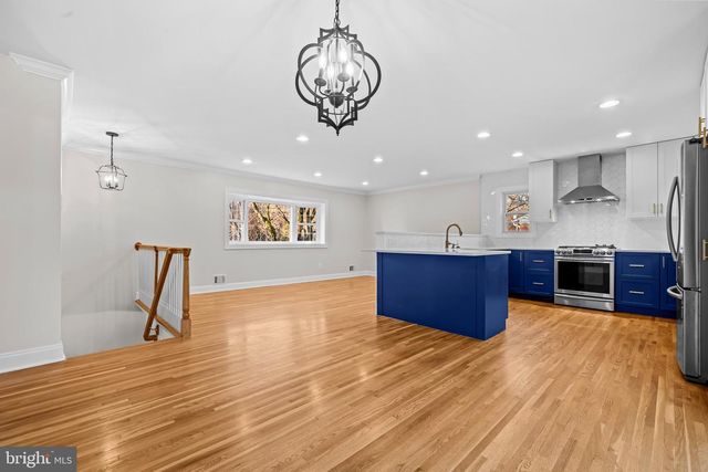 4301 BRAEBURN DR, Fairfax, VA 22032